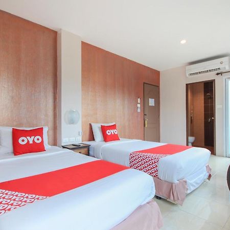 Hotel OYO 75321 Gemma Patong Phuket Exterior foto